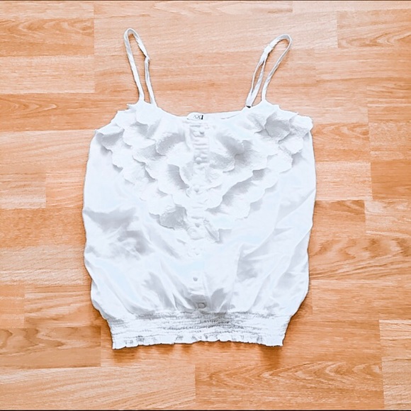 Forever 21 Tops - White embroidered tank top